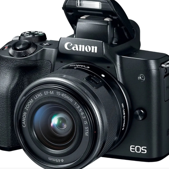 Canon M50 Mirrorless Camera - Picture 3 of 8